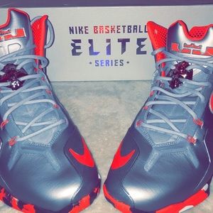 Nike Lebron XI ELITE Wolf Grey/ Laser Crimson